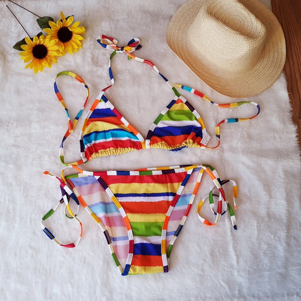 NWOT CLASSIC STRING BIKINI